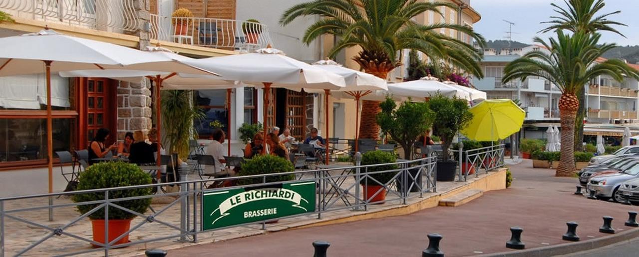 Hotel Le Richiardi Каркеран Екстериор снимка